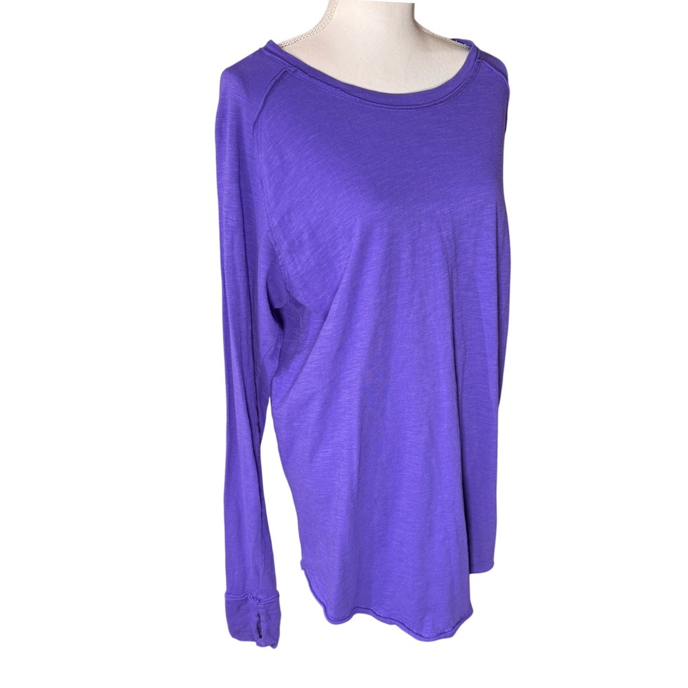 Free People We The Free Purple Knit Long Sleeve Tee Thumbholes Size M Casual EUC - Picture 10 of 10
